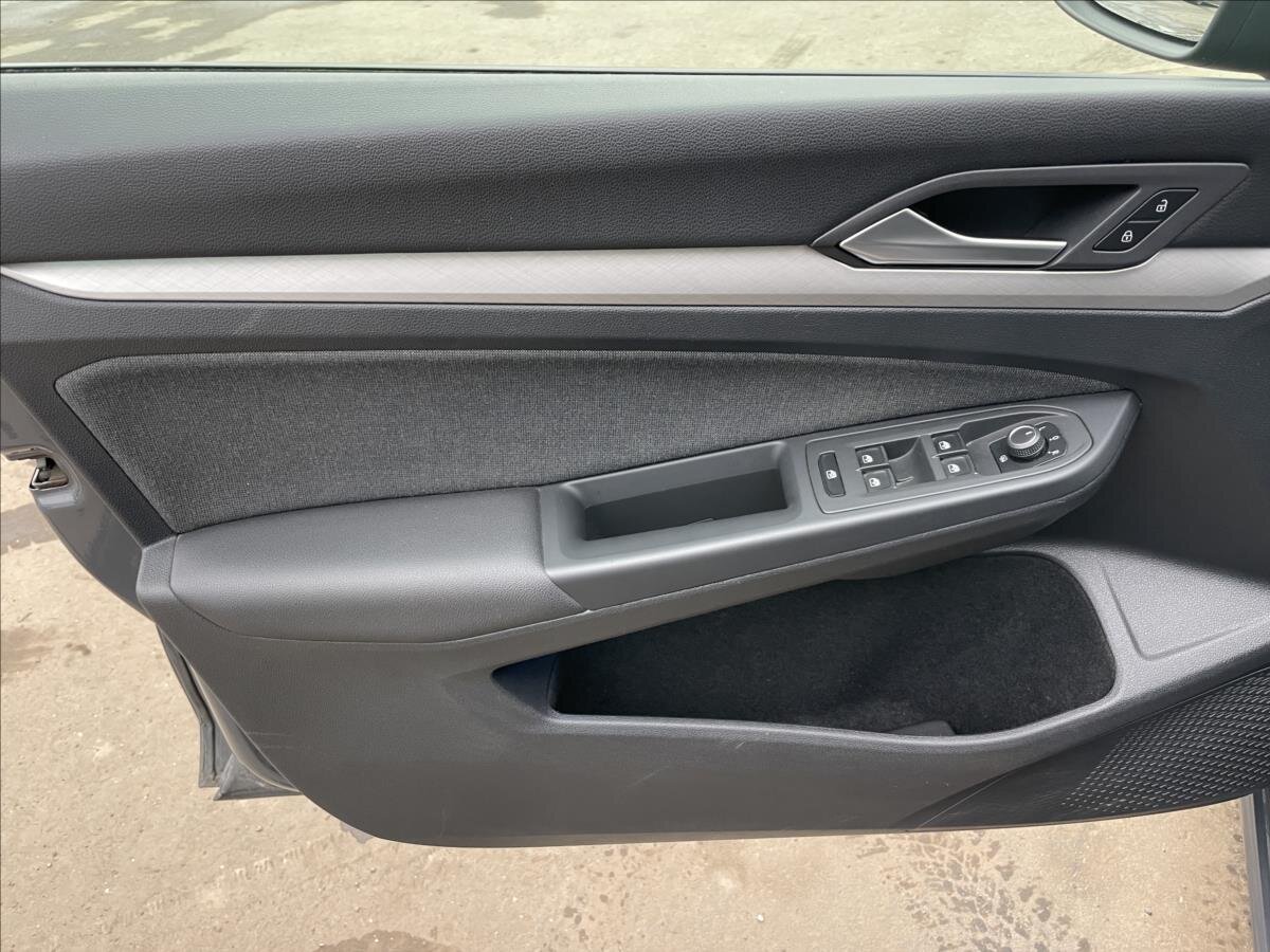 Volkswagen Golf Kombi 1,5 l 96 kw