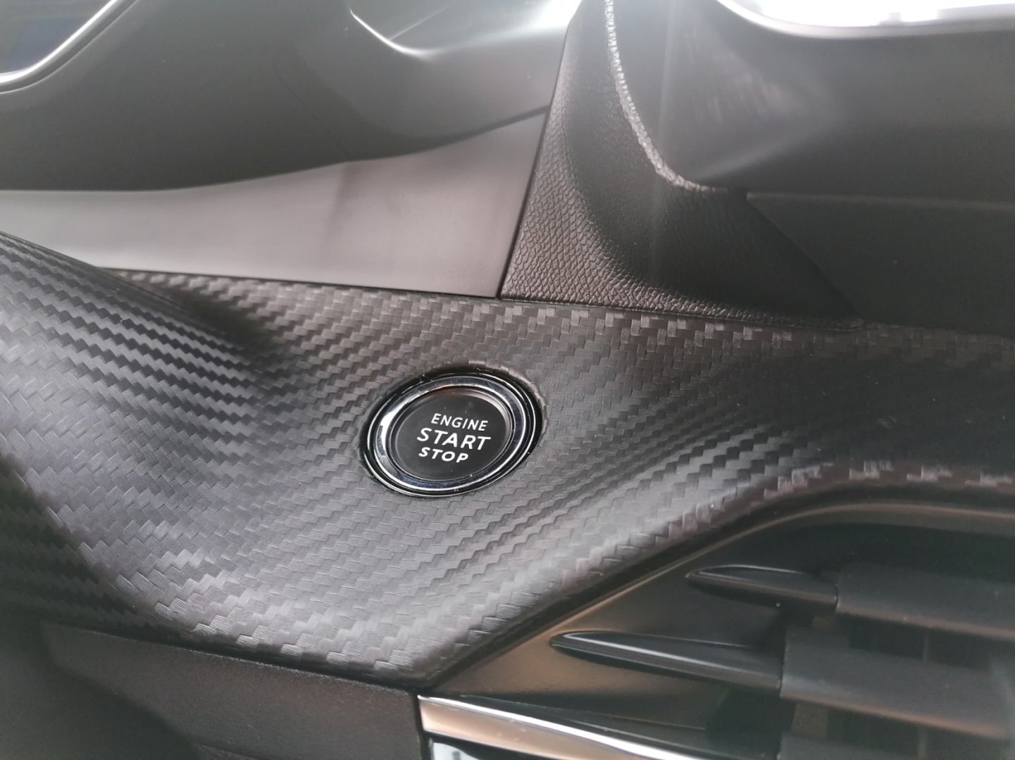 Peugeot 2008 SUV / Terénní 1,2 l 96 kw