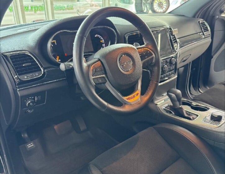 Jeep Grand Cherokee 10