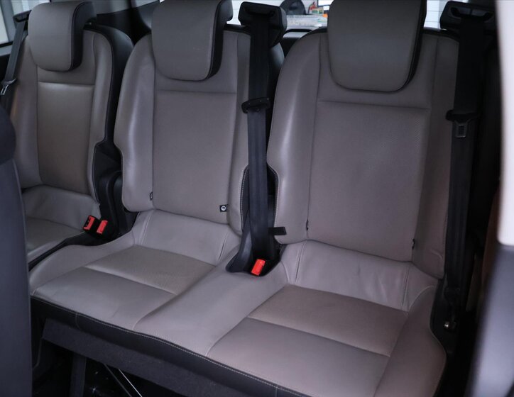 Ford Tourneo Custom Kombi 2,0 l 96 kw