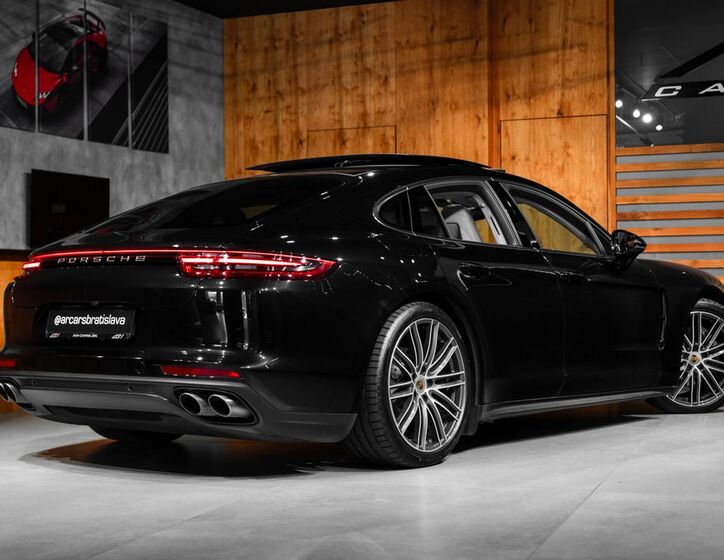 Porsche Panamera 35