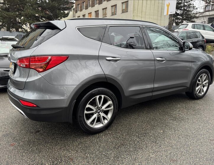Hyundai Santa Fe 5
