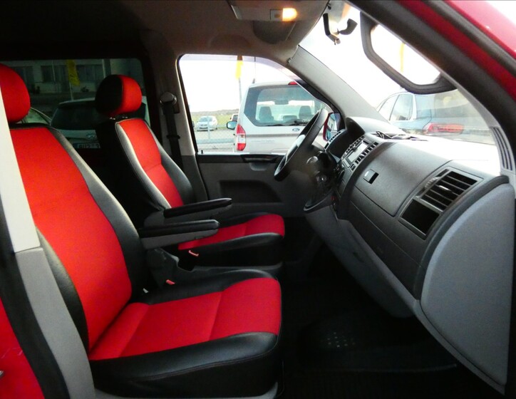 Volkswagen Transporter 9