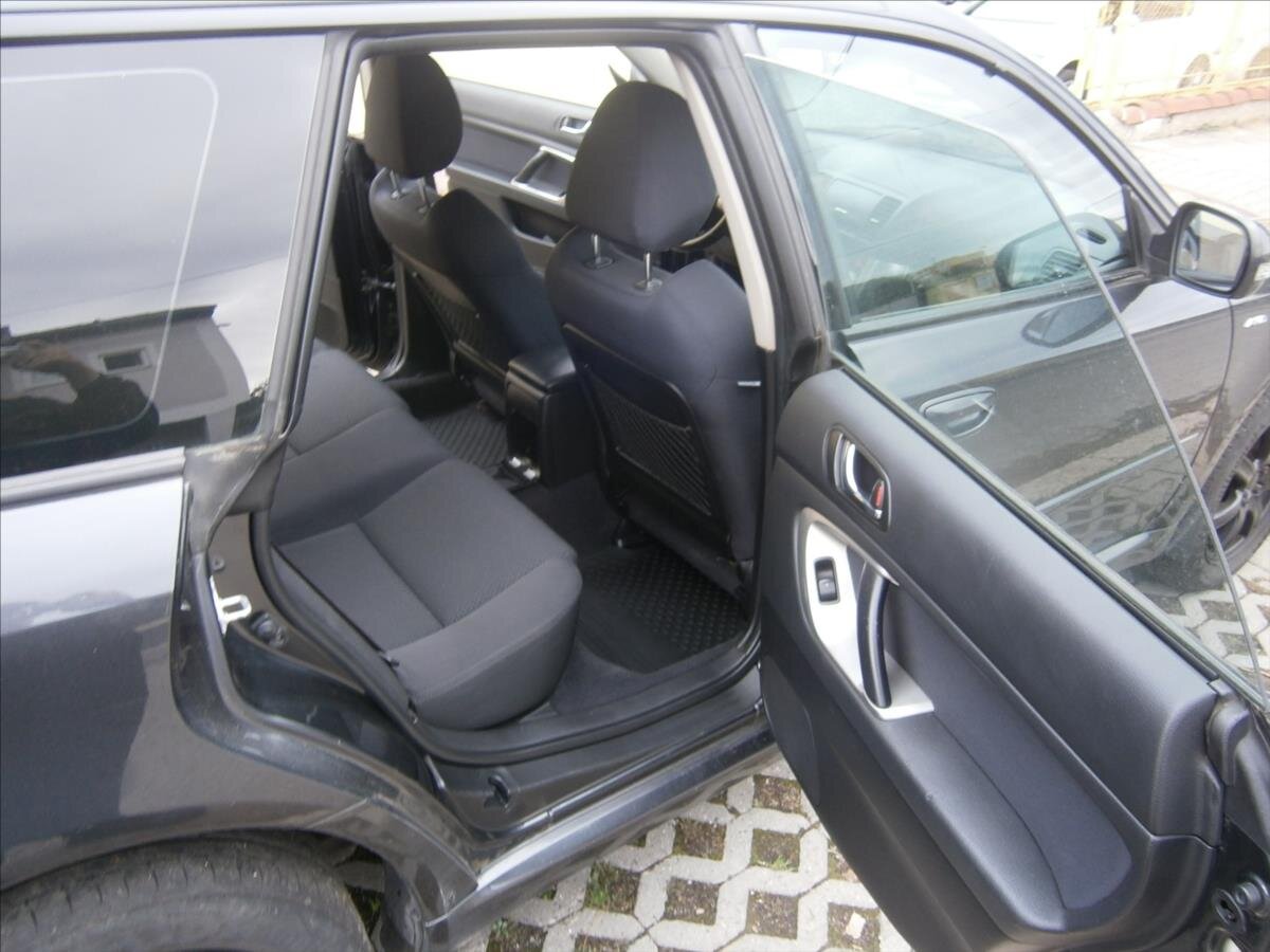 Subaru Legacy Kombi 2,0 l 121 kw