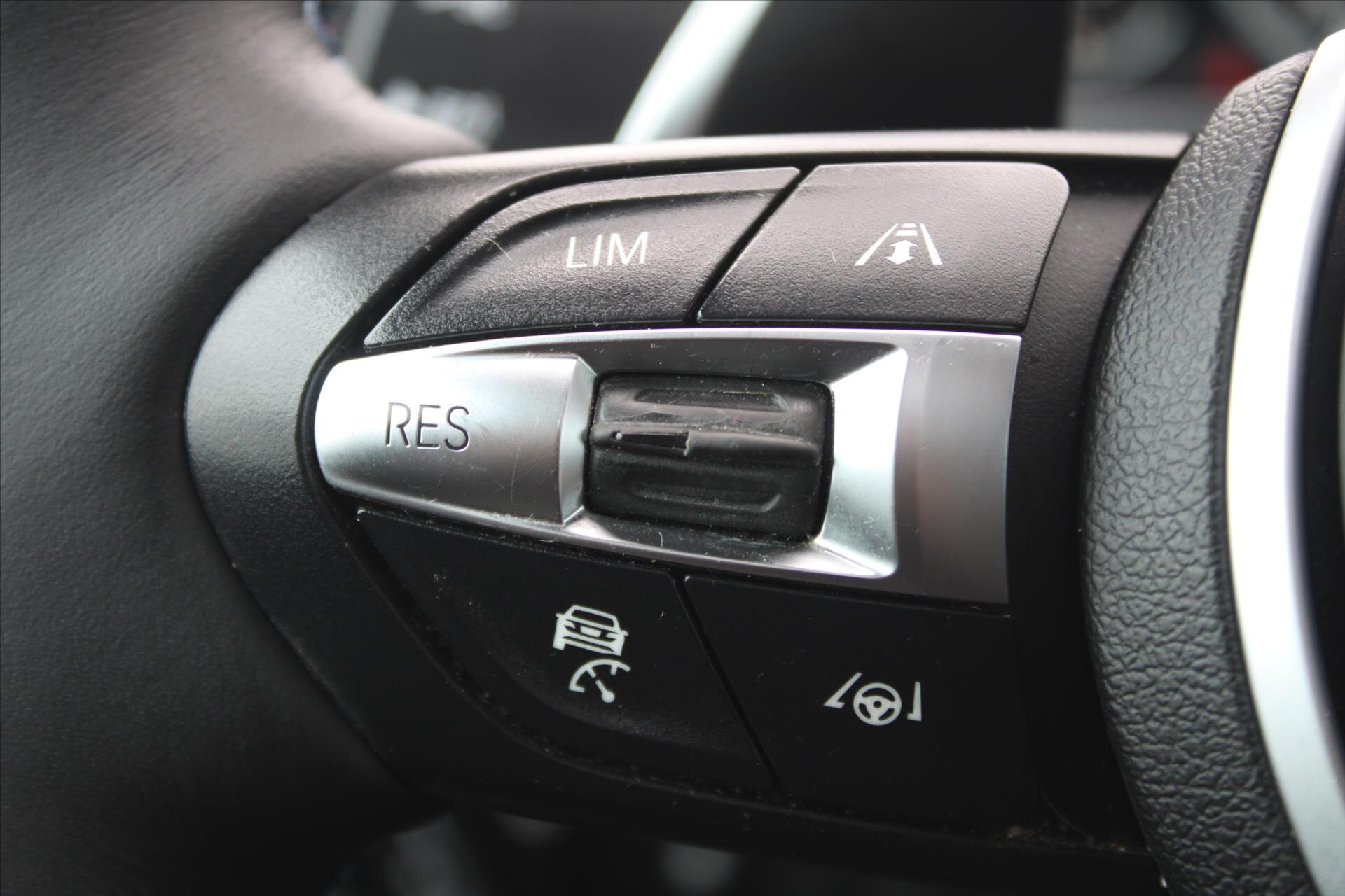 BMW X5 SUV / Terénní 3,0 l 280 kw