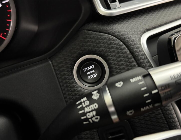 Land Rover Range Rover Velar SUV 2,0 l 150 kw