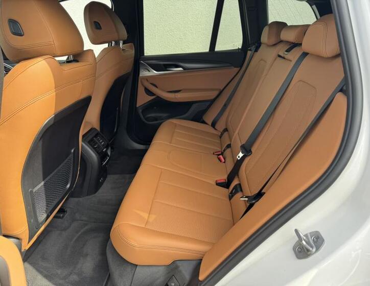 BMW X3 7