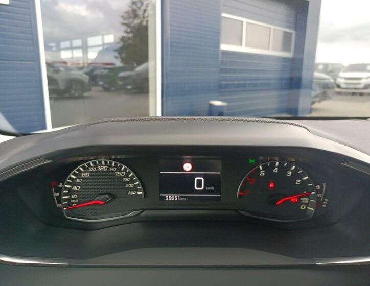 Peugeot 208 Hatchback 1,2 l 55 kw