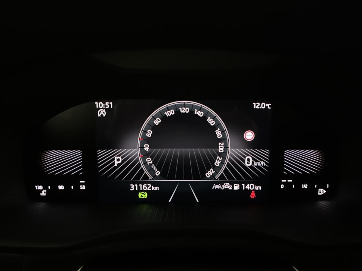 Škoda Karoq SUV / Terénní 1,5 l 110 kw