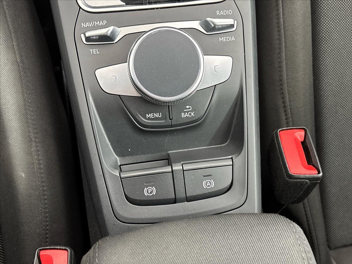 Audi Q2 SUV / Terénní 1,5 l 110 kw