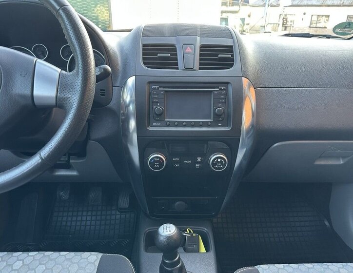 Suzuki SX4 Hatchback 1,6 l 88 kw