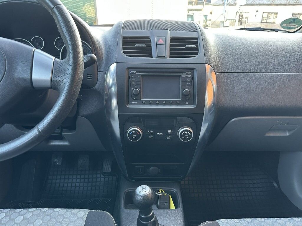 Suzuki SX4 Hatchback 1,6 l 88 kw