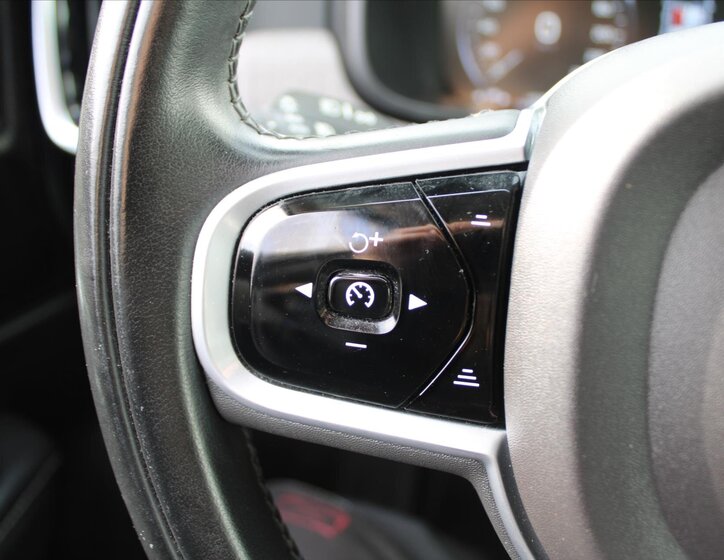 Volvo V90 Kombi 2,0 l 173 kw