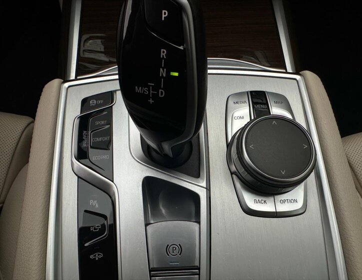 BMW Řada 7 Ostatní 4,4 l 390 kw