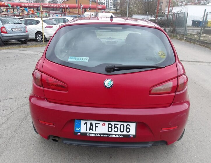 Alfa Romeo 147 Hatchback 1,6 l 77 kw