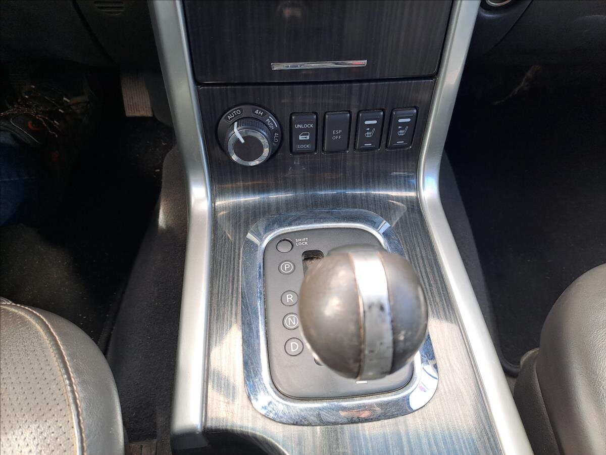 Nissan Pathfinder Kombi 3,0 l 170 kw