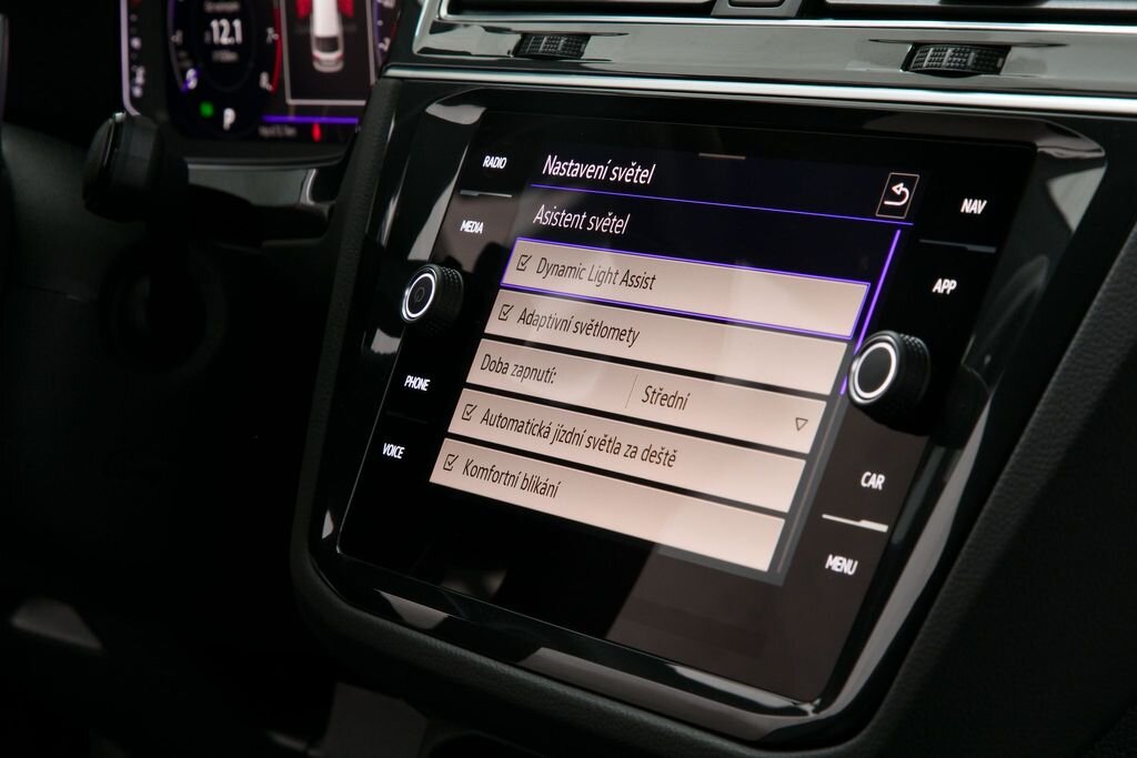 Volkswagen Tiguan SUV 2,0 l 235 kw