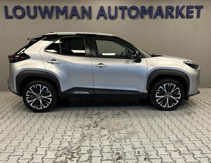 Toyota Yaris Cross 17