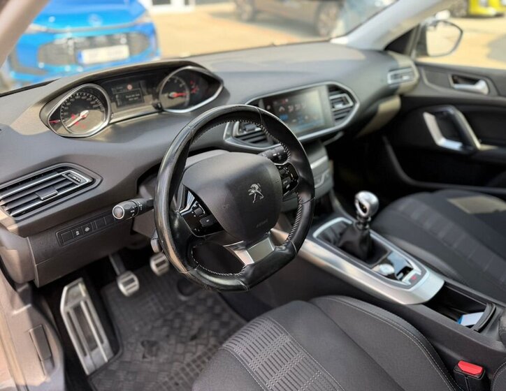 Peugeot 308 Kombi 1,2 l 96 kw