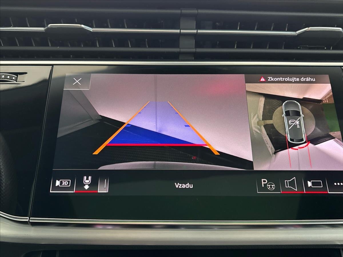 Audi Q8 SUV / Terénní 3,0 l 250 kw