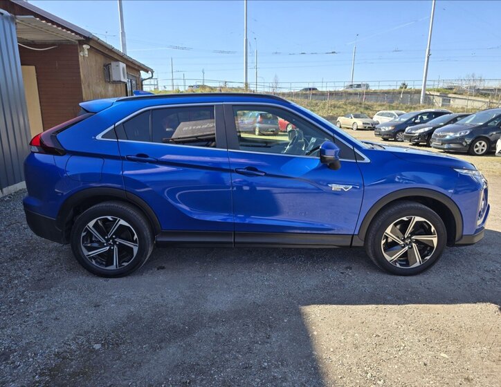 Mitsubishi Eclipse Cross CUV / Crossover 2,4 l 72 kw