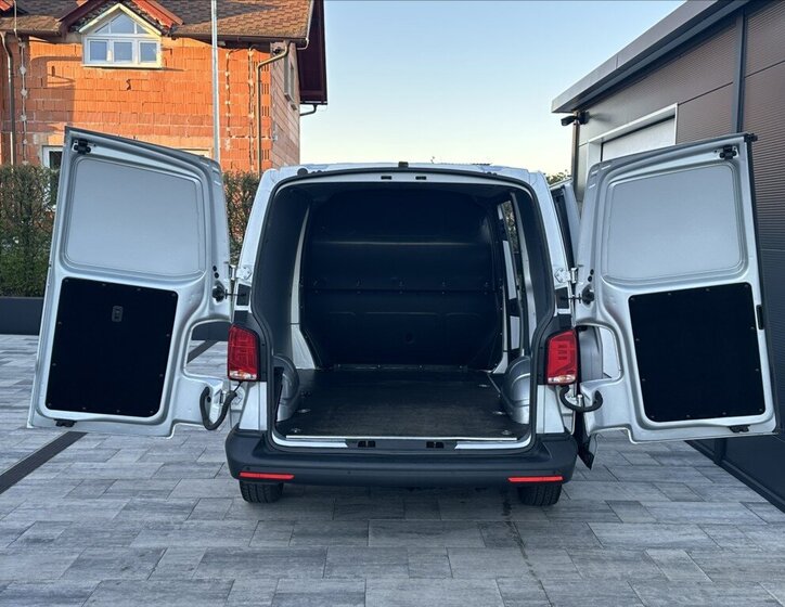 Volkswagen Transporter Skříň 2,0 l 110 kw