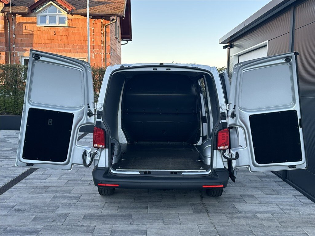 Volkswagen Transporter Skříň 2,0 l 110 kw