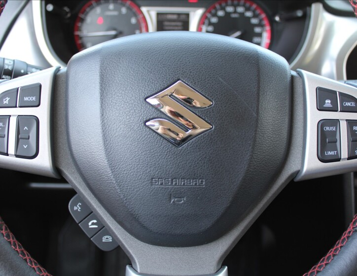 Suzuki Vitara 13