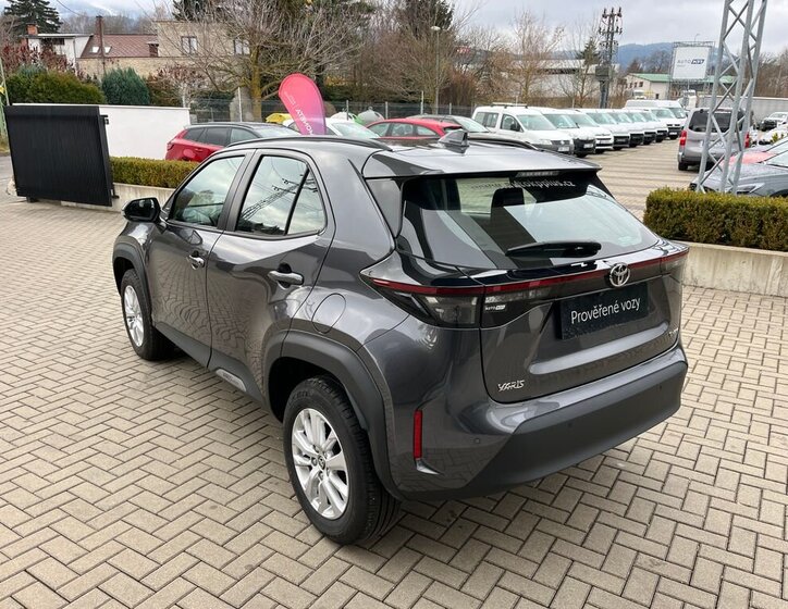 Toyota Yaris Cross 4