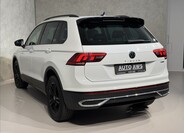 Volkswagen Tiguan 9
