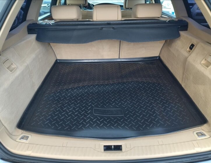 BMW Řada 5 Kombi 3,0 l 145 kw