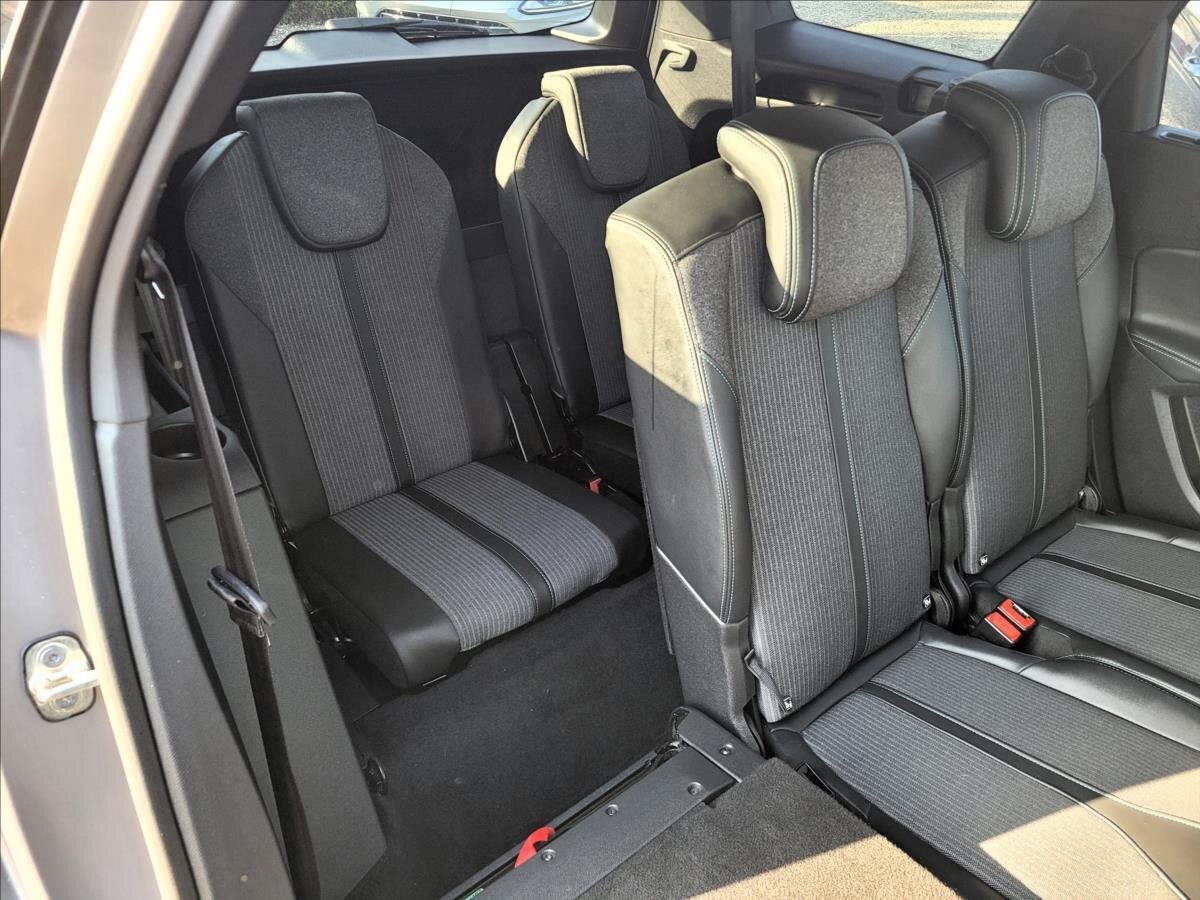 Peugeot 5008 SUV / Terénní 1,5 l 96 kw