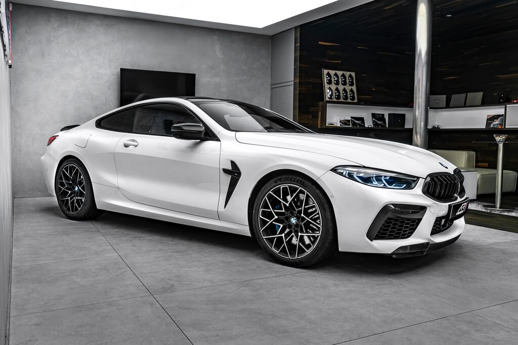 BMW M8 Kupé 4,4 l 447 kw