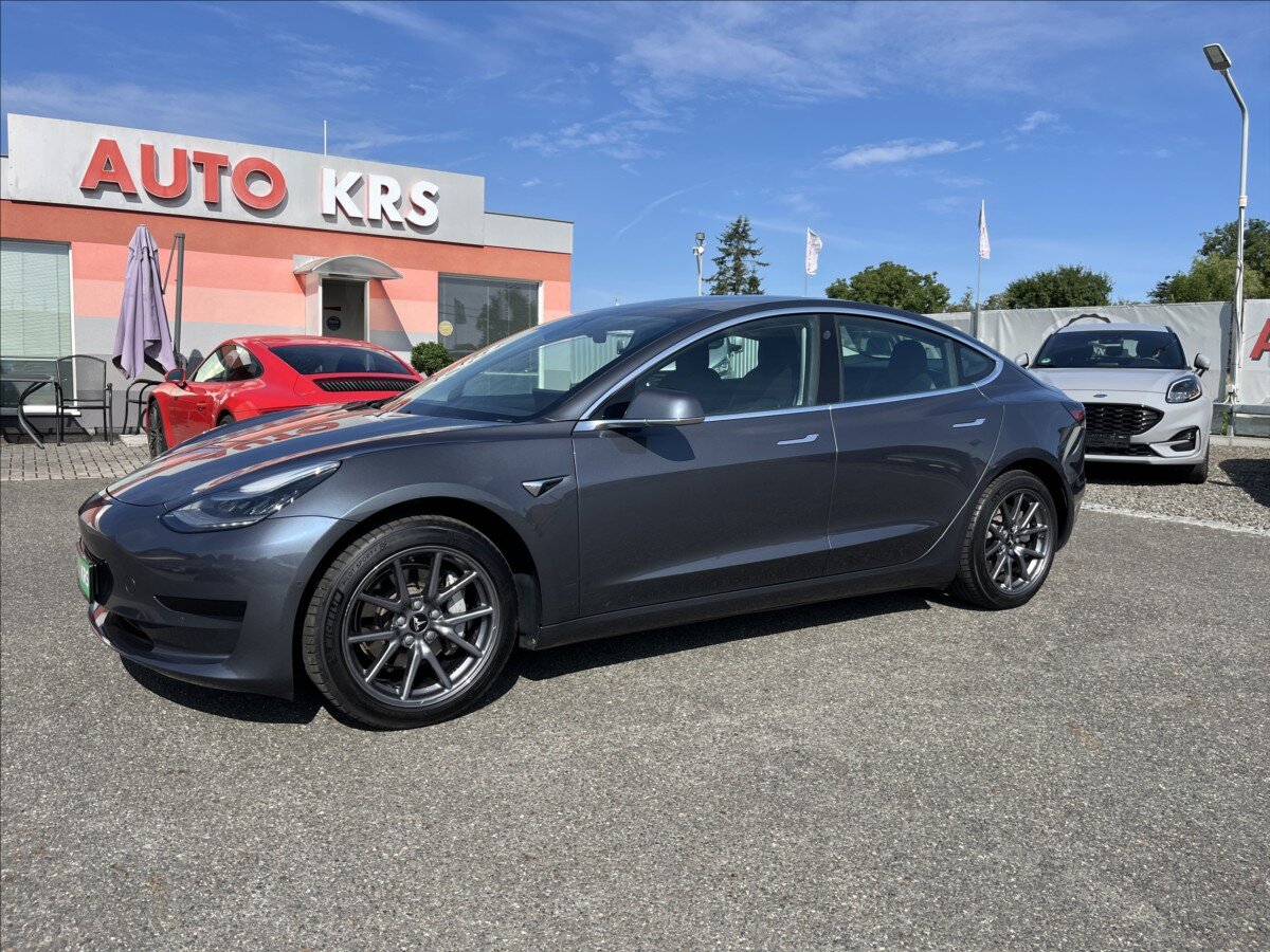 Tesla Model 3 Ostatní 0,0 239 kw