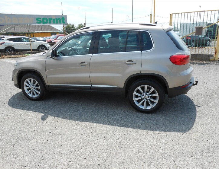 Volkswagen Tiguan 9
