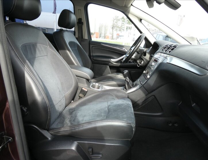 Ford S-MAX MPV 2,0 l 107 kw