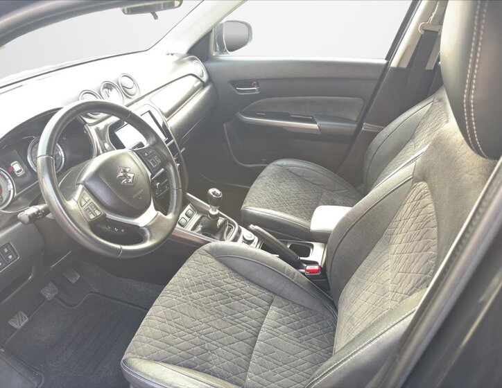 Suzuki Vitara SUV 1,4 l 103 kw