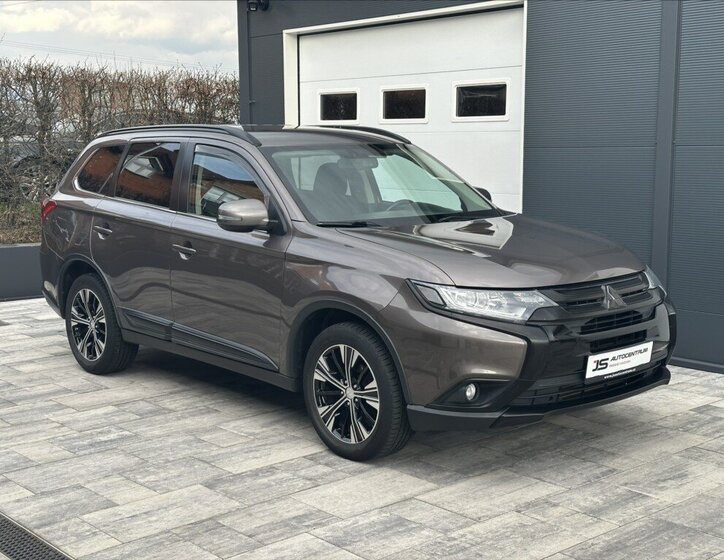 Mitsubishi Outlander SUV / Terénní 2,3 l 110 kw