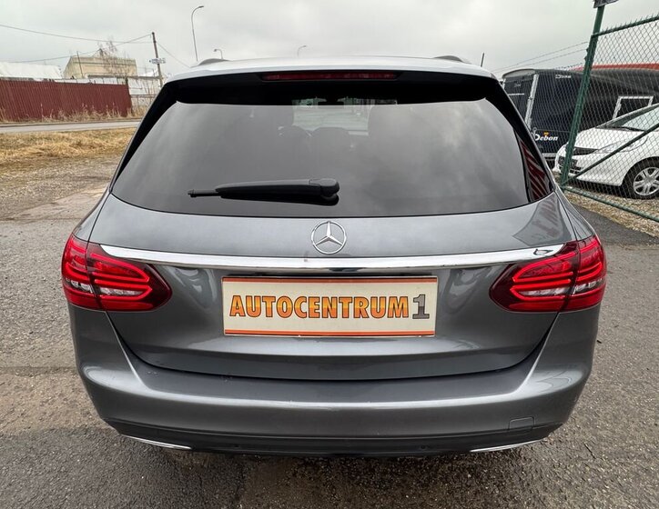 Mercedes-Benz Třídy C Kombi 2,2 l 143 kw