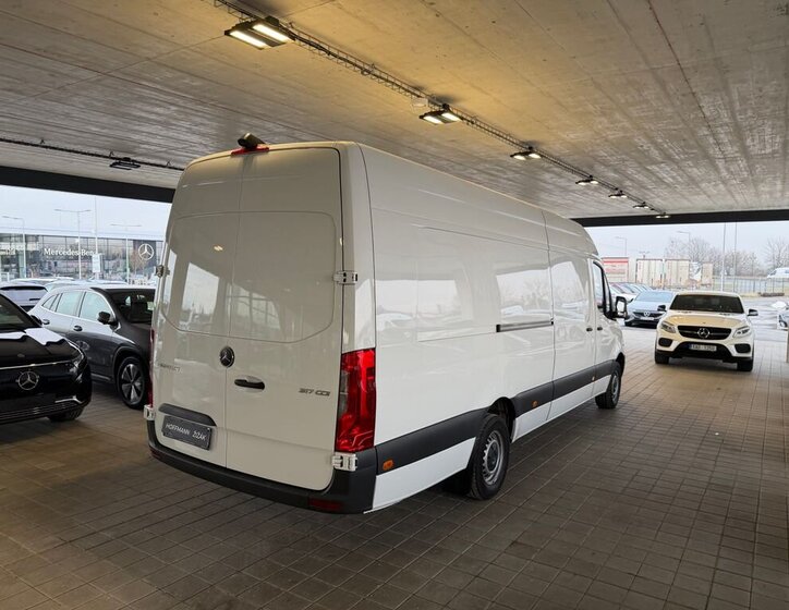 Mercedes-Benz Sprinter 4
