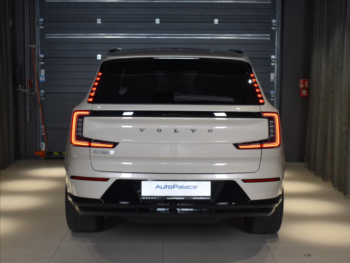 Volvo EX90