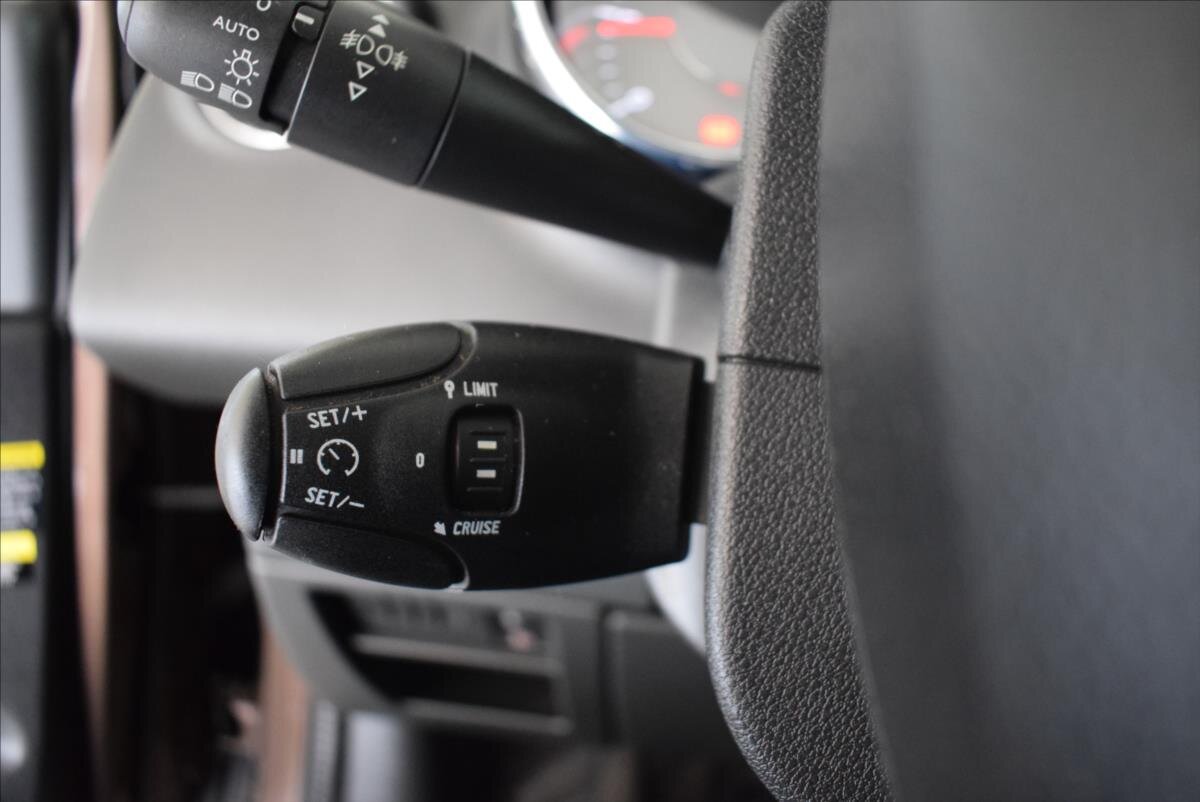 Peugeot 5008 MPV 1,6 l 88 kw