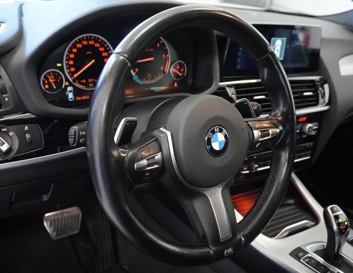 BMW X4 SUV / Terénní 3,0 l 230 kw