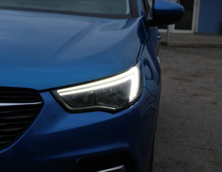 Opel Grandland X SUV / Terénní 1,2 l 96 kw