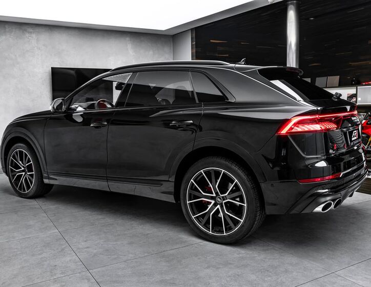 Audi SQ8 7