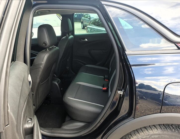 Opel Crossland X SUV / Terénní 1,5 l 75 kw