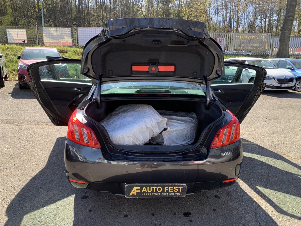 Peugeot 508 Sedan / Limuzína 2,0 l 120 kw