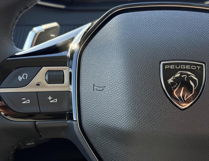 Peugeot 208 Hatchback 1,2 l 74 kw