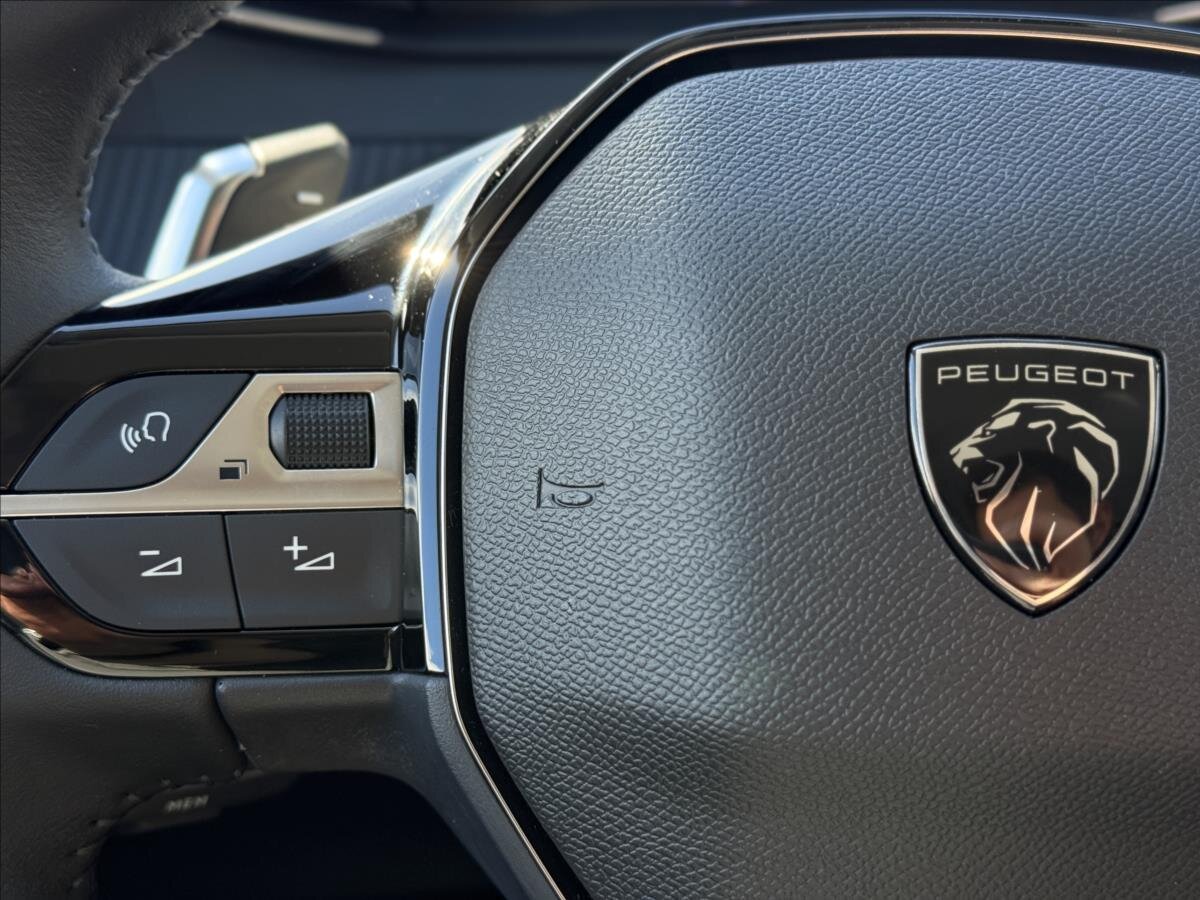 Peugeot 208 Hatchback 1,2 l 74 kw