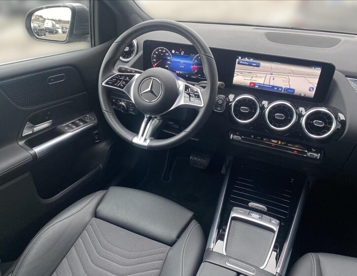 Mercedes-Benz Třídy B Hatchback 1,3 l 120 kw